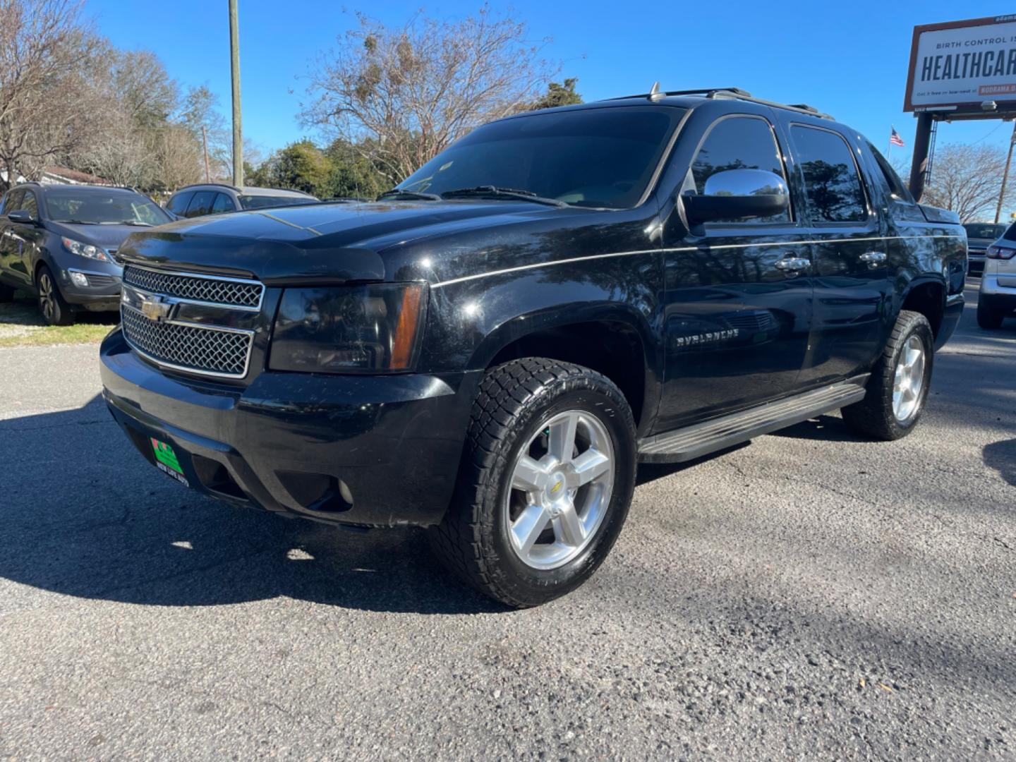 2011 BLACK CHEVROLET AVALANCHE LT (3GNMCFE09BG) with an 5.3L engine, Automatic transmission, located at 5103 Dorchester Rd., Charleston, SC, 29418-5607, (843) 767-1122, 36.245171, -115.228050 - Leather, CD/AUX/Sat, backup Camera, Dual Climate Control, Power Everything (windows, locks, seats, mirrors), All-weather Mats, Keyless Entry, Running Boards, Tow Package, Alloy Wheels. 174k miles Located at New Life Auto Sales! 2023 WINNER for Post & Courier's Charleston's Choice Pre-owned Car Deal - Photo#2